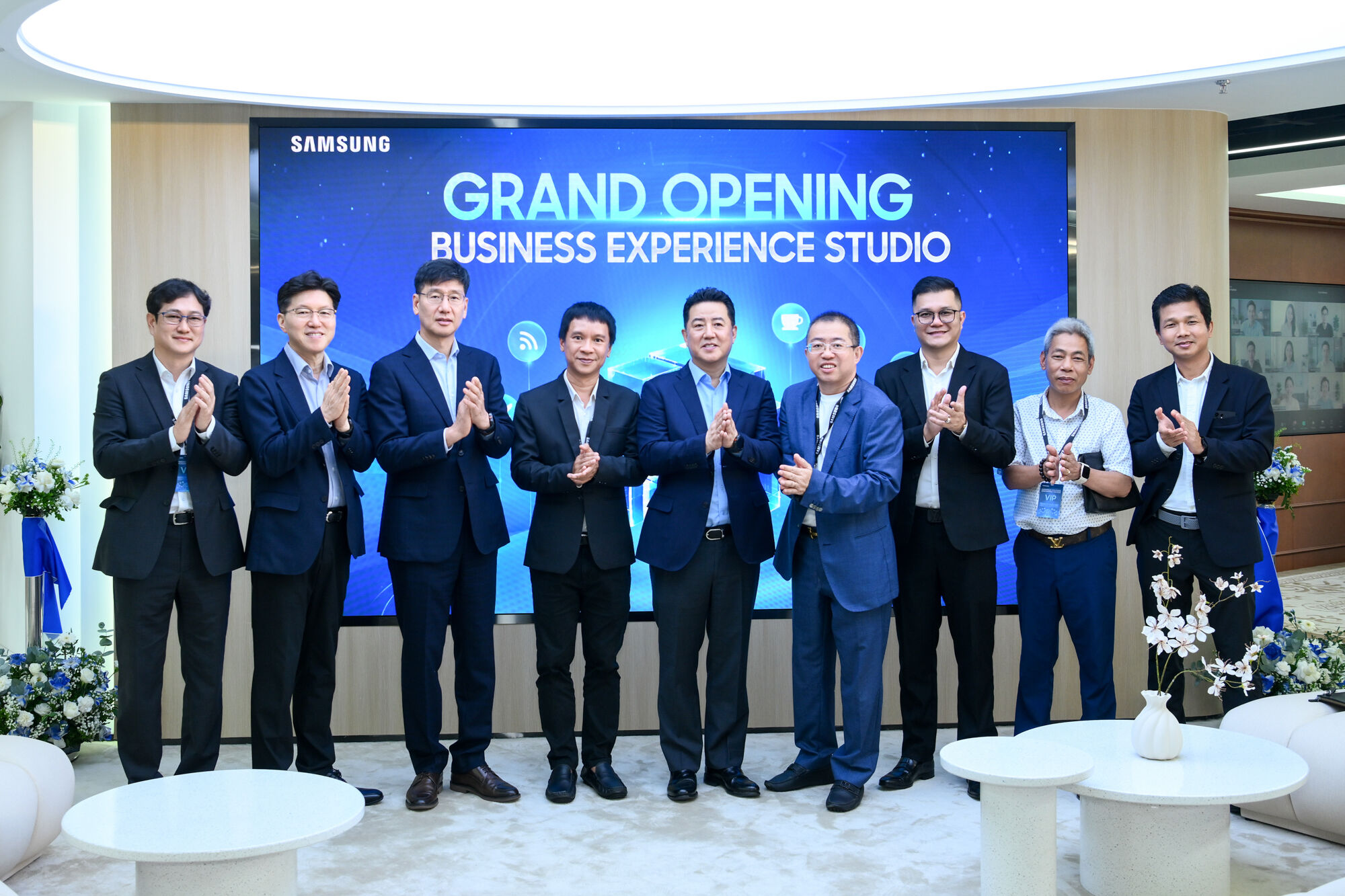 Samsung Electronics khai trương Business Experience Studio tại Việt Nam Samsung Electronics khai trương Business Experience Studio tại Việt Nam, mở rộng hệ sinh thái giải pháp công nghệ toàn diện cho doanh nghiệp