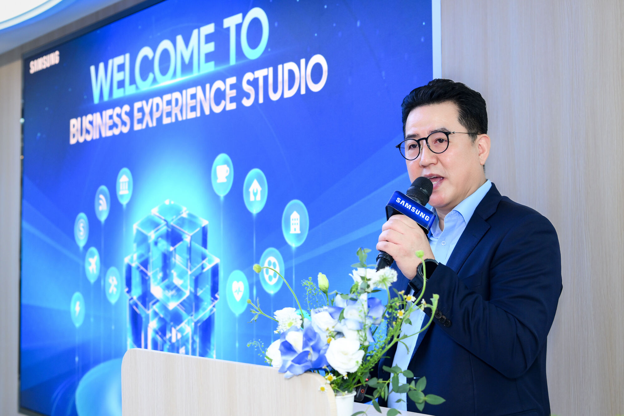 Samsung Electronics khai trương Business Experience Studio tại Việt Nam Samsung Electronics khai trương Business Experience Studio tại Việt Nam, mở rộng hệ sinh thái giải pháp công nghệ toàn diện cho doanh nghiệp