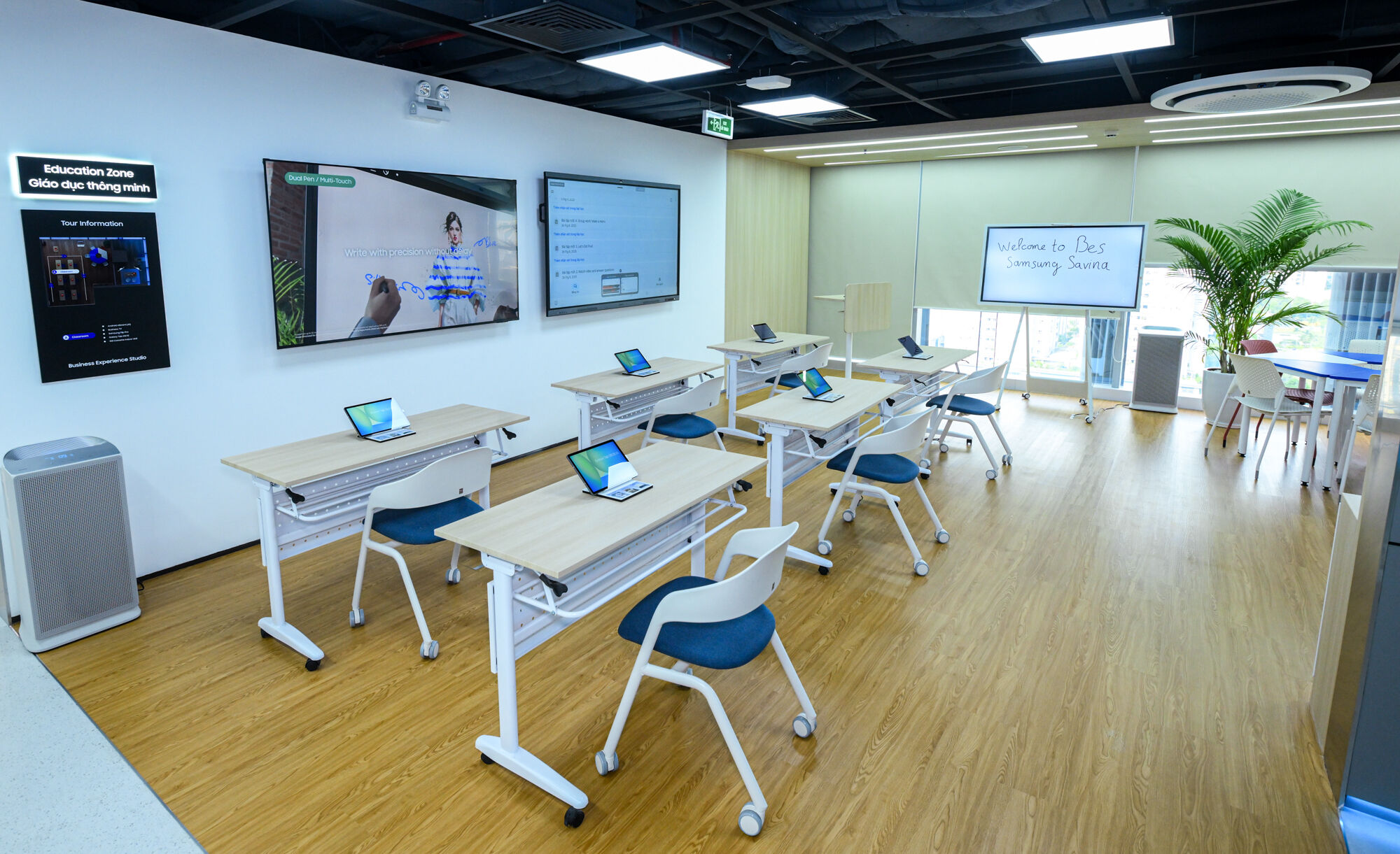 Samsung Electronics khai trương Business Experience Studio tại Việt Nam Samsung Electronics khai trương Business Experience Studio tại Việt Nam, mở rộng hệ sinh thái giải pháp công nghệ toàn diện cho doanh nghiệp