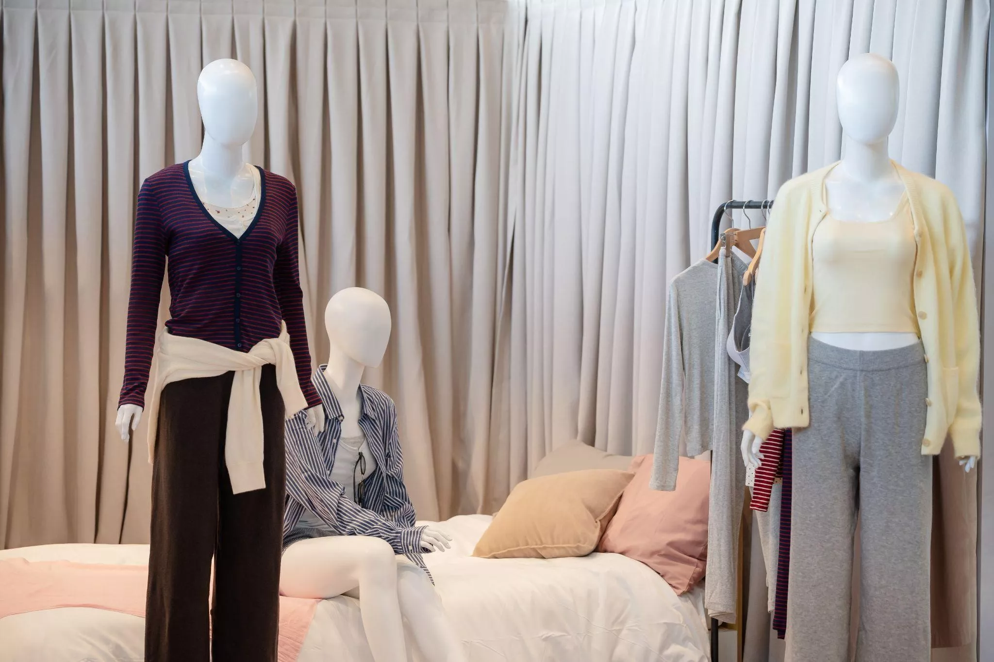 UNIQLO ra mắt bộ sưu tập LifeWear Thu/Đông 2026 lấy cảm hứng từ nhịp sống đô thị hiện đại UNIQLO ra mắt bộ sưu tập LifeWear Thu/Đông 2026 lấy cảm hứng từ nhịp sống đô thị hiện đại